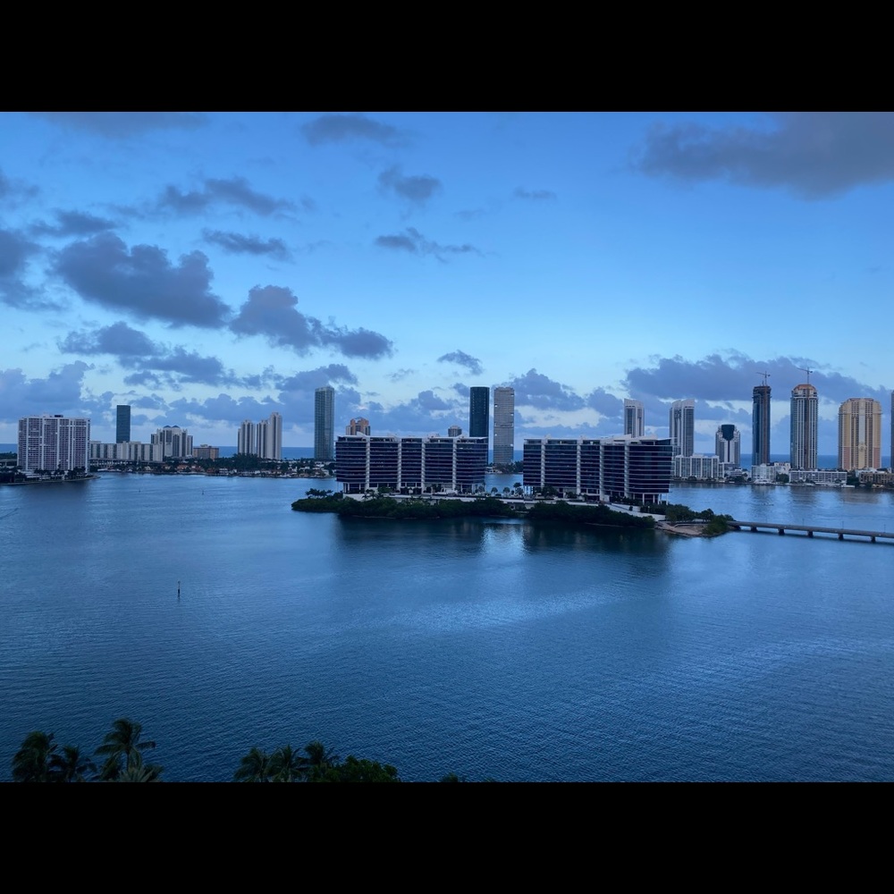 Meet your Posher, Alejandra